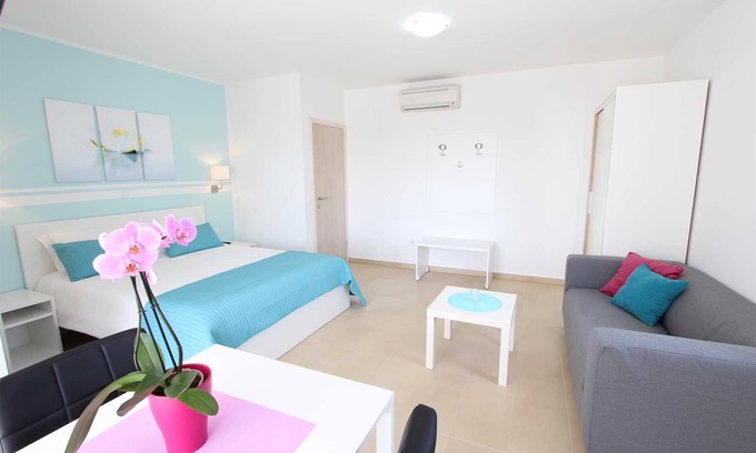 Rovinj Apartment | Guest Rated: EMANUEL Studio with Balcony & Breakfast