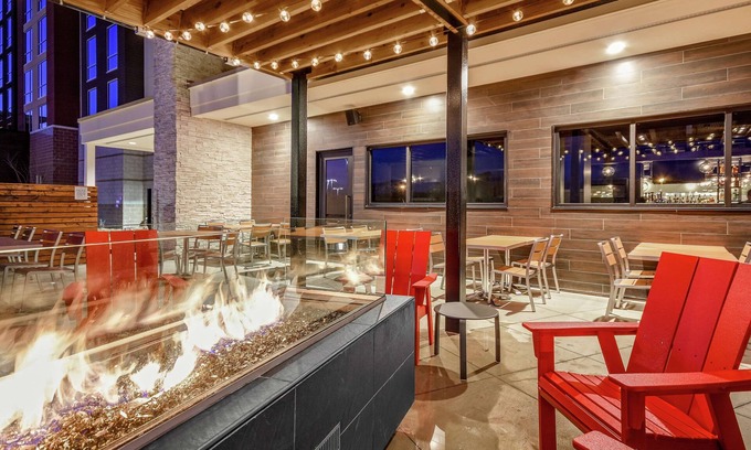 Jonesboro Hotel | Guest Rated 9.4: Embassy Suites by Hilton Jonesboro