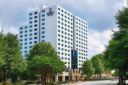 Peachtree Park Hotel | Discover Embassy Suites by Hilton Atlanta Buckhead Today