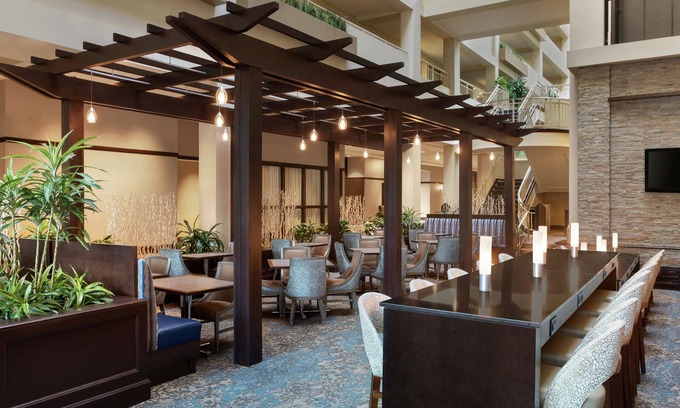 Waltham Hotel | Relaxing Embassy Suites by Hilton Boston Waltham Retreat