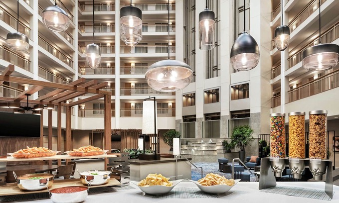 Dublin Hotel | Eco-Friendly Embassy Suites: Relax in Dublin's Comfort