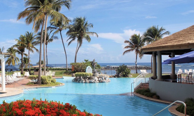 Dorado del Mar Resort | Relax at Embassy Suites by Hilton Dorado del Mar Beach Resort