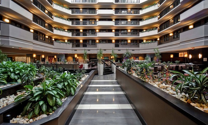 Herndon Hotel | Discover Embassy Suites by Hilton Dulles Airport Awaits You