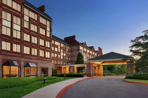 Chesterbrook Hotel | Pet-Friendly Embassy Suites: Family Fun Near Valley Forge