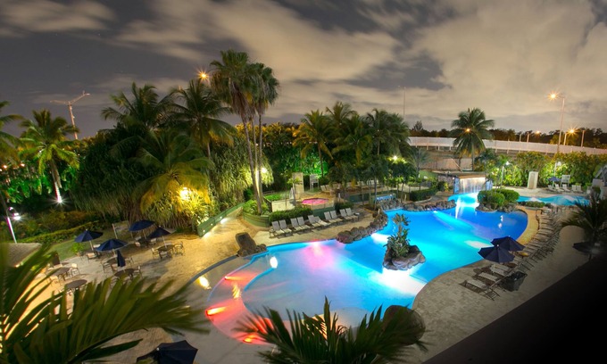 Villas del Palmar Sur Resort | Relax at Embassy Suites by Hilton San Juan Hotel & Casino