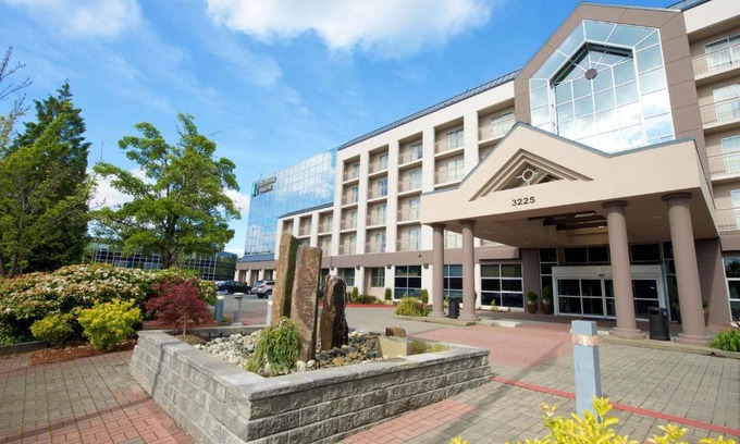 East Lake Hills Hotel | Relax at Embassy Suites by Hilton Seattle Bellevue