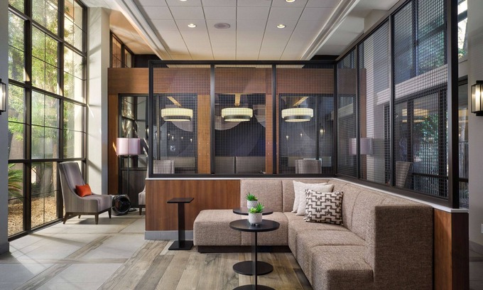 Tucson Hotel | Enjoy Comfort and Amenities at Embassy Suites Tucson East