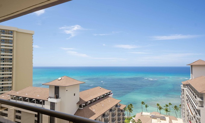 Waikiki Resort | Elegant Embassy Suites by Hilton Waikiki with Pool & Spa