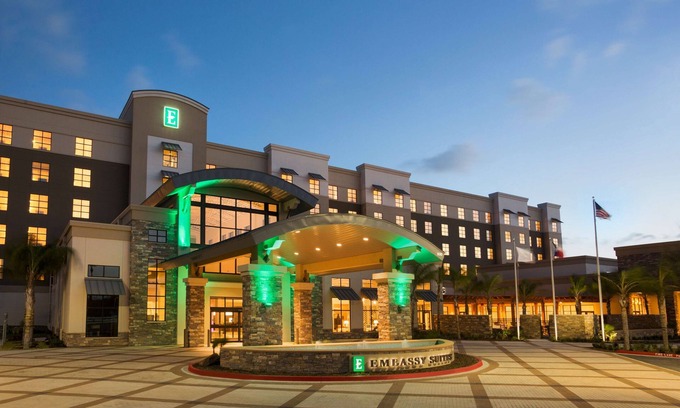 McAllen Hotel | Premier Embassy Suites by Hilton McAllen Convention Center