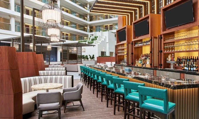 West End Hotel | Explore Embassy Suites by Hilton Washington D.C. Georgetown