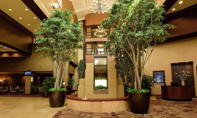 Brooklyn Center Hotel | Explore Embassy Suites by Hilton Minneapolis North Today!
