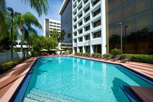 Palm Beach Gardens Hotel | Discover Embassy Suites by Hilton: Oceanfront Bliss Awaits