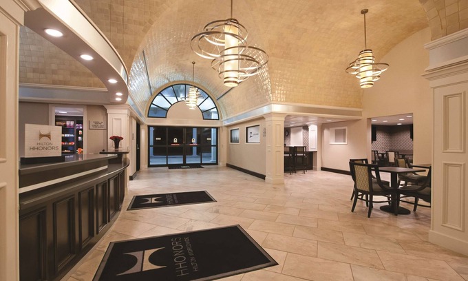South Side Hotel | Relax at Embassy Suites Corpus Christi With Pool & Spa