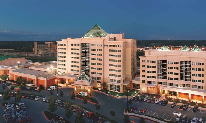Rogers Hotel | Relax at Embassy Suites Northwest Arkansas - Hotel & Spa