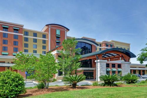 Eden Hotel | Experience Embassy Suites Savannah Airport with Pool & Ocean View
