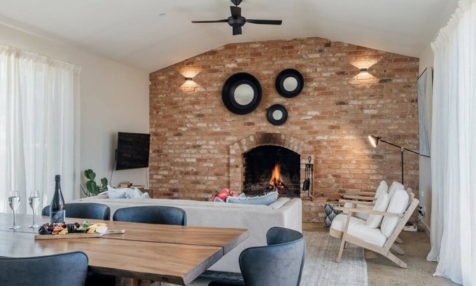 Evandale House | Relaxing Stay at Embracing Evandale ITAS with Breakfast