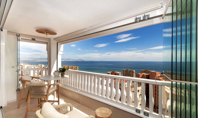 Els Arenals del Sol Apartment | Eme de Maison - luxury only two