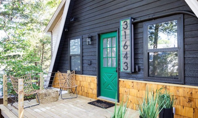 Gravois Mills House | Lakefront Escape at Emerald: Spa, Hot Tub & Family Friendly