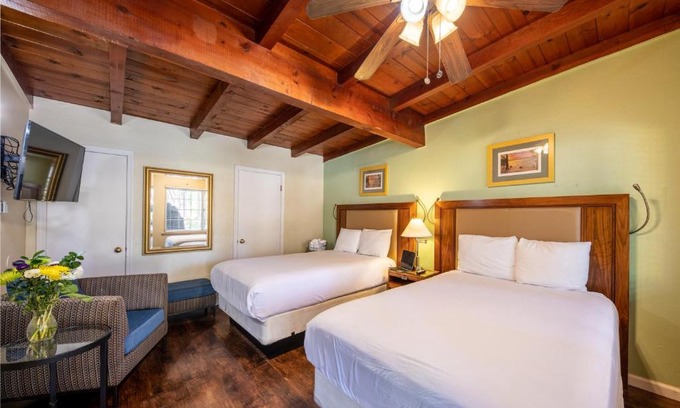 Tahoe Island Hotel | Discover Emerald Bay Lodge: Pet-Friendly & Family-Focused Stay