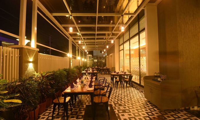 Mysore Hotel | Discover Emerald Clarks Inn Suite: Spa and Family Amenities