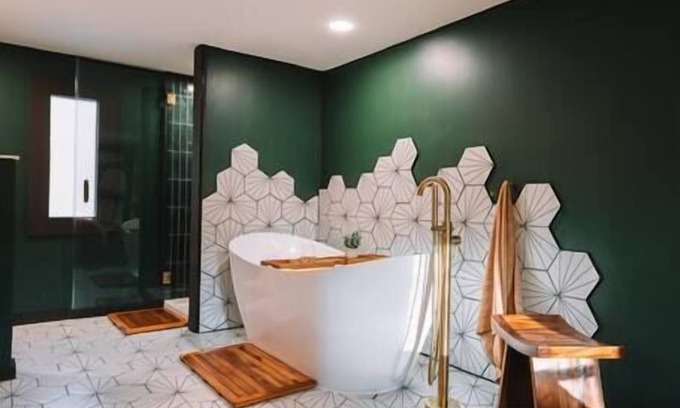 South Bloomingville Cabin | Relaxing Emerald Edge Cabin in Hocking Hills with Hot Tub