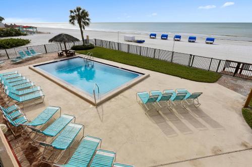 North Redington Beach House | Emerald Isle 103: Oceanfront Escape with Pool & Breakfast