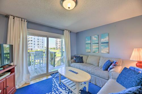 Emerald Isle House | Elegant Emerald Isle Townhome with Pool & Beach Access