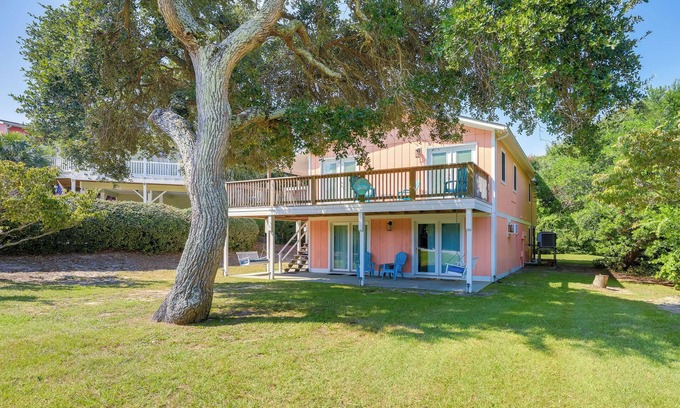 Emerald Isle House | Emerald Isle Vacation Rental: Steps from the Beach!