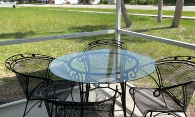 Englewood Cottage | Emerald Palms Unit 3: Pet-Friendly Family Retreat