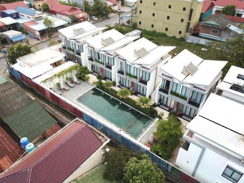 Kampot Hotel | Relax at Emerald Residence Kampot with Pool and Hot Tub