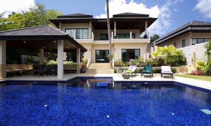 Rawai Villa | Emerald Villa: 7-Bedroom Retreat with Private Pool & Ocean View