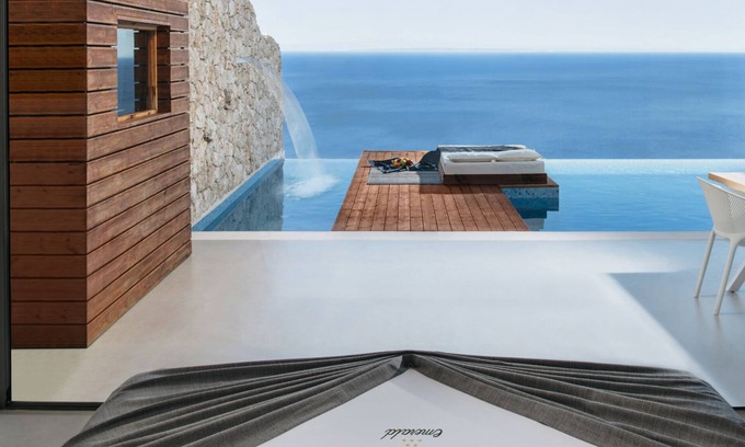 Varvara Villa | Discover Emerald Villas & Suites: Oceanfront Bliss Awaits