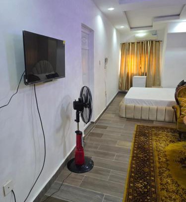 Adabi Hotel | Emike Luxury Hotel & Suites