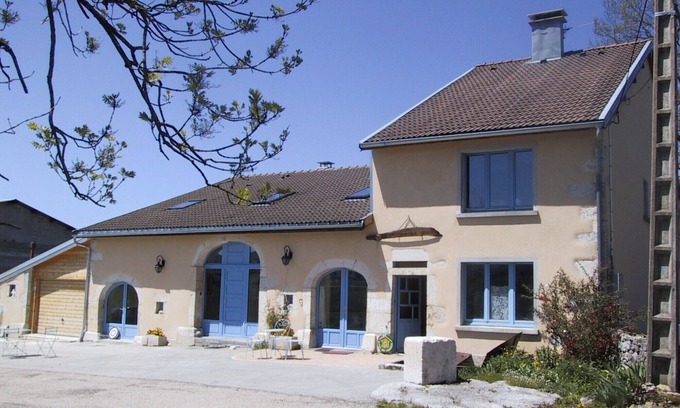 Saint-Pierre Apartment | Emilie Gîte: Idyllic Farmhouse with Ocean View & Spa