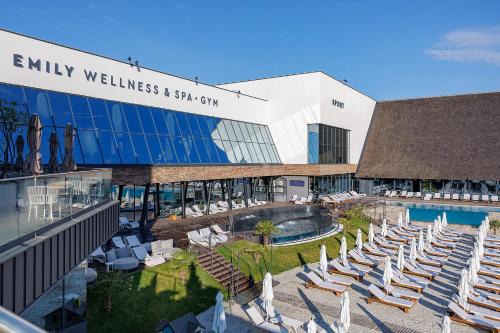 Chyshky Resort | Emily Resort: 5-Star Oceanfront Getaway with Pool & Spa