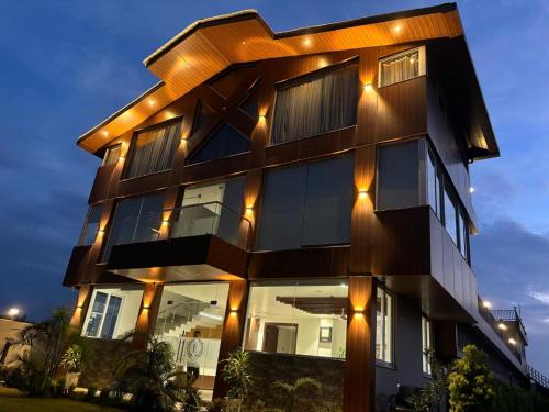 Dhela Hotel | Discover Eminence The Corbett: Family-Friendly Retreat