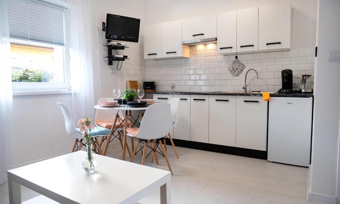 Swierzno Apartment | Emma Apartamenty: Child-Friendly Retreat with Perfect Score