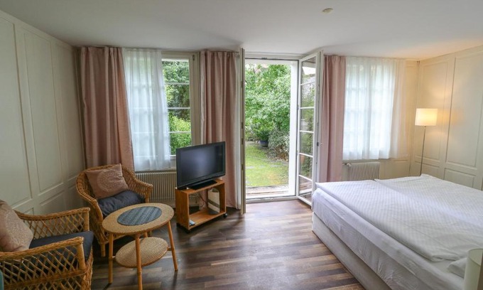 Winterthur Bed & Breakfast | Discover EMMA Bett und Bistro: Rated 9.1/10 with Dining