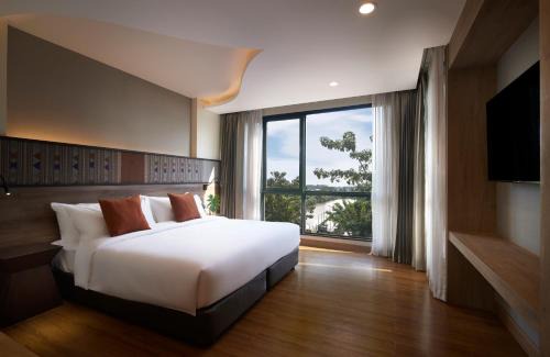 Nan Hotel | Experience Emmaline Hotel Nan: 4-Star Comfort & Dining