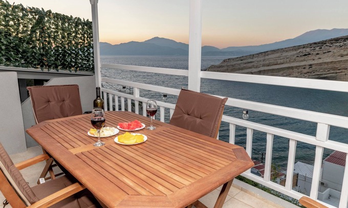 Matala Apartment | Relaxing Emmanouela Apartment with Ocean View in Matala