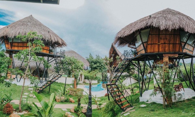 Krong Pak House | Relax at Emo Coffee Home with Pool and Breakfast Options