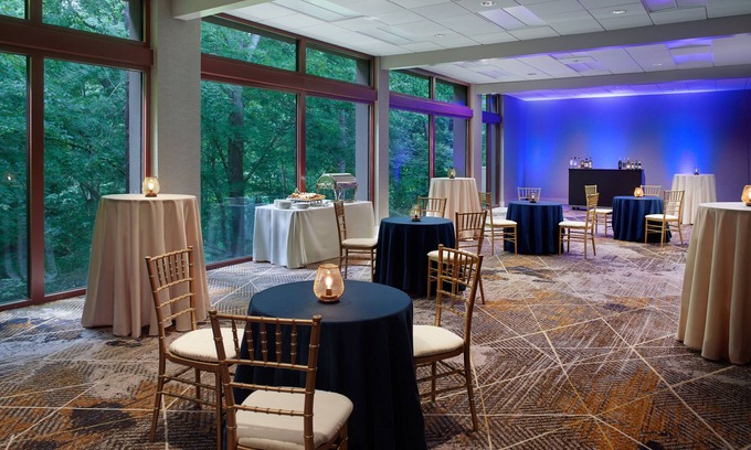 Atlanta Hotel | Elegant Emory Conference Center Hotel with Pool & Spa