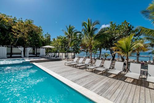 Villas Del Mar Hotel | Relax at Emotions by Hodelpa - Juan Dolio with Ocean Views
