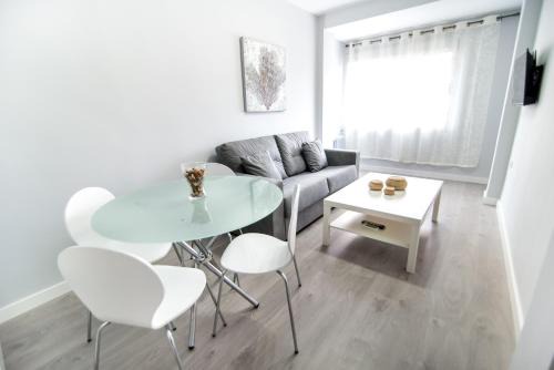 Camino de Ronda Apartment | Discover Emperatriz Granada: Family-Friendly Haven in Spain