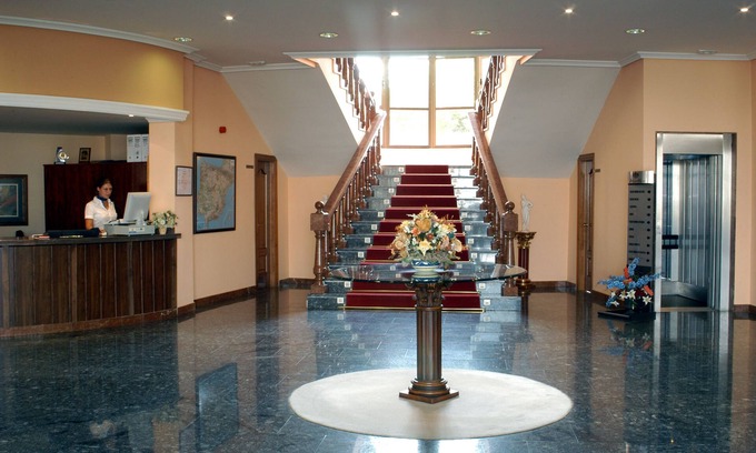 Santa Marta de Tormes Hotel | Discover Emperatriz III: 4-Star Retreat with Spa & Pool