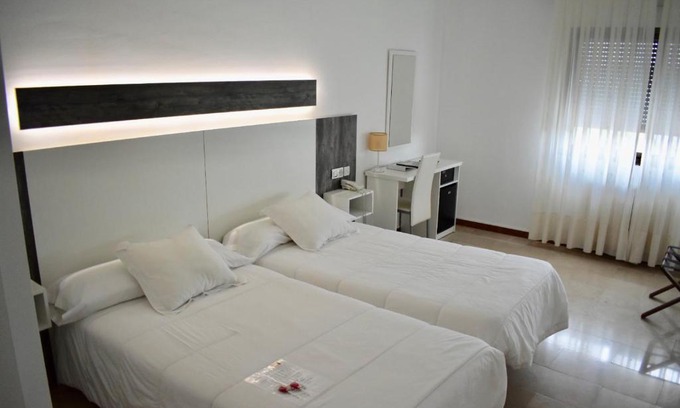 Santa Marta de Tormes Hotel | Coastal Escape at Emperatriz III: 4-Star Oceanfront Retreat