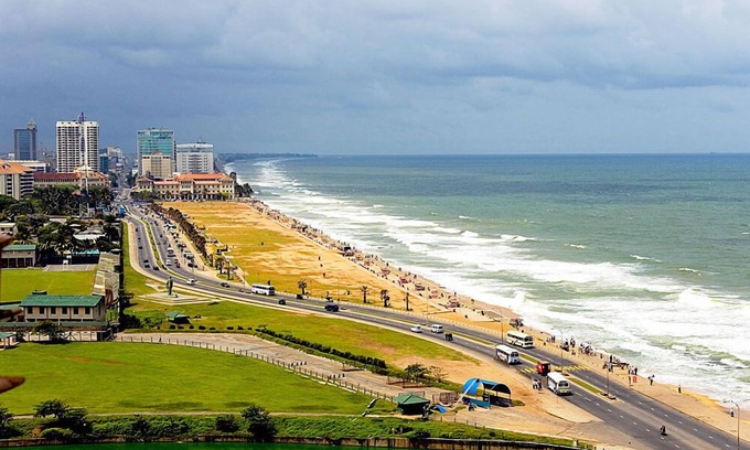 Kollupitiya Apartment | Emperor Residence: Oceanfront Gem at Cinnamon Grand Hotel