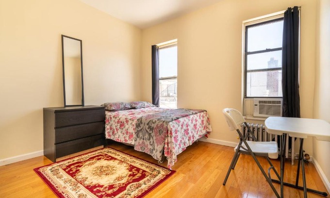 Crown Heights House | Budget-Friendly Stay at Empire Blvd Guest House