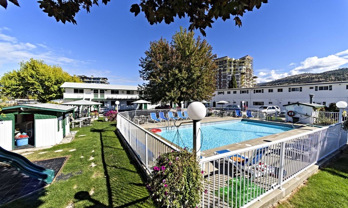Okanagan-Similkameen Hotel | Discover the Empire Motel: Family-Friendly with Pool Access