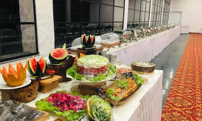 Haldwani Hotel | Budget-Friendly Emporio Hotel with Family and Dining Options